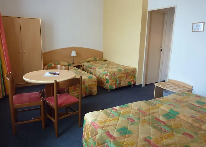 Ξενοδοχείο Cit'hotel De La Vallee 3*