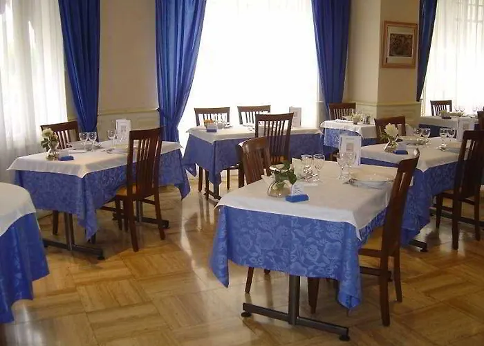 Ξενοδοχείο Cit'hotel De La Vallee 3*