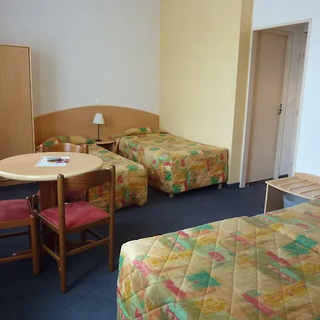 מלון Cit'hotel De La Vallee 3*