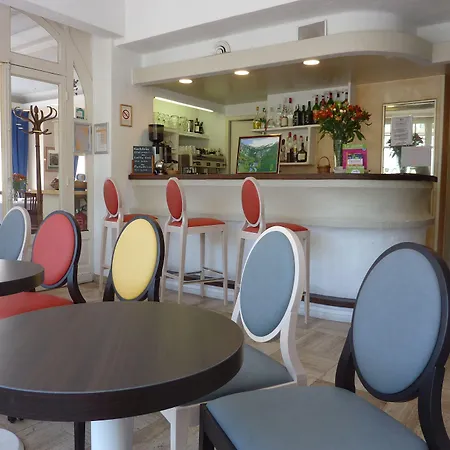 מלון Cit'hotel De La Vallee לורדה