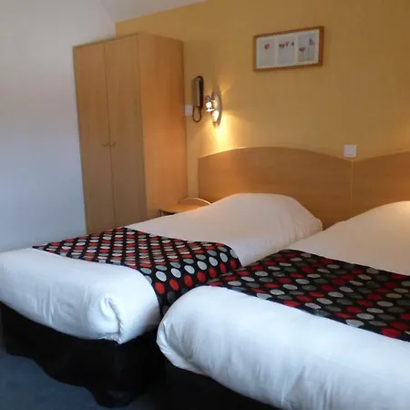 Cit'hotel De La Vallee 3* לורדה